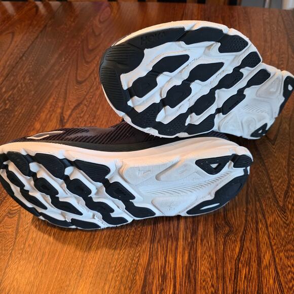 Hoka Men\'s Black White Clifton 9 Running Shoes SZ 11 Cushioning main image 5